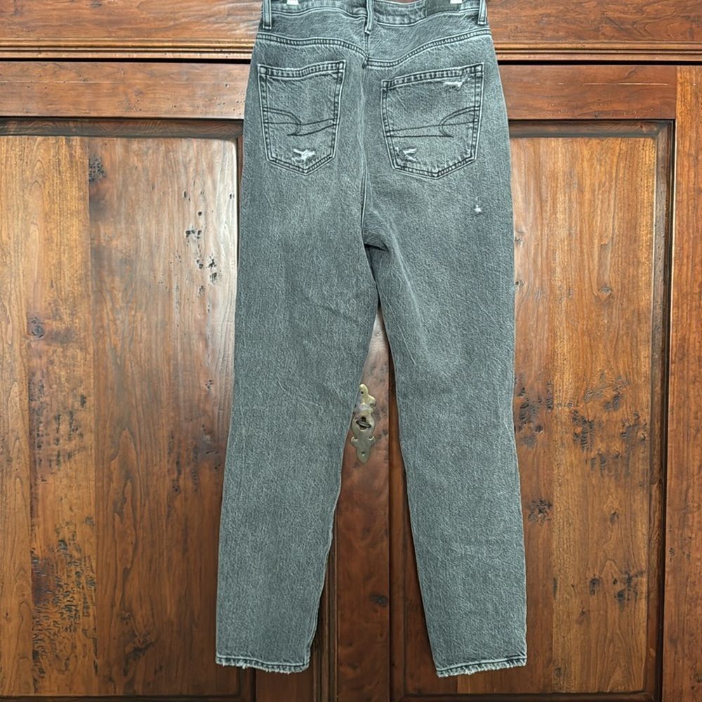 American Eagle Highest Rise Mom Jean Black Wash Distressed Jean Size 2 - Picture 4 of 13